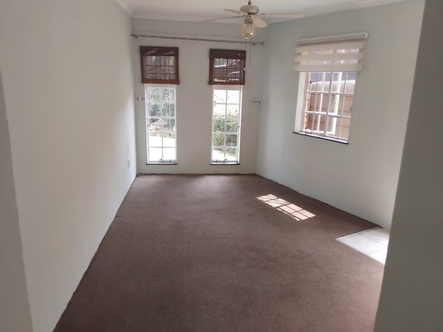 5 Bedroom Property for Sale in Marais Steyn Park Gauteng