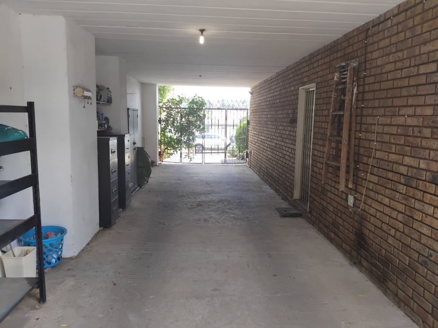 5 Bedroom Property for Sale in Marais Steyn Park Gauteng