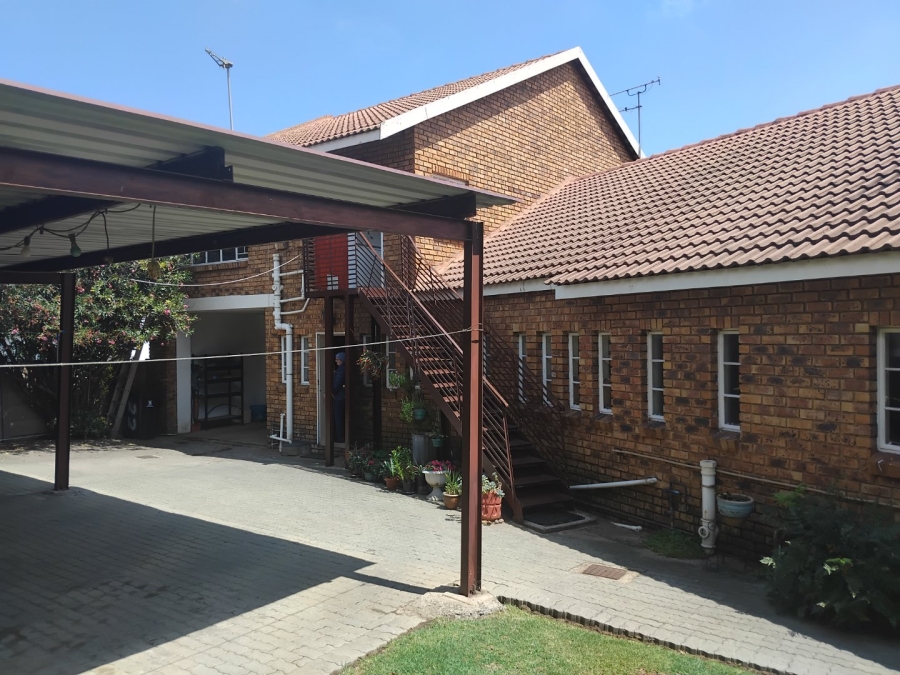 5 Bedroom Property for Sale in Marais Steyn Park Gauteng
