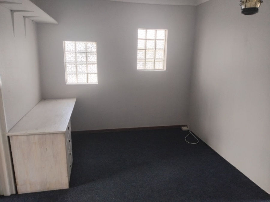 5 Bedroom Property for Sale in Marais Steyn Park Gauteng