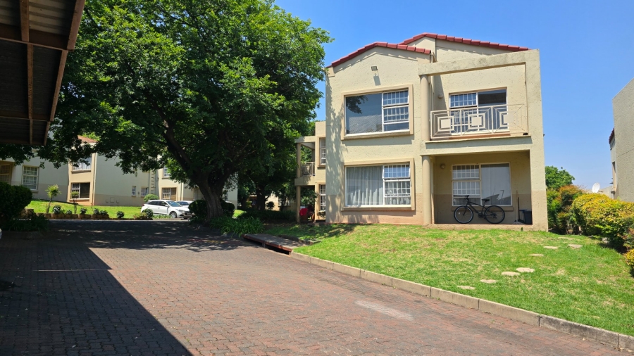 To Let 2 Bedroom Property for Rent in Rembrandt Park Gauteng