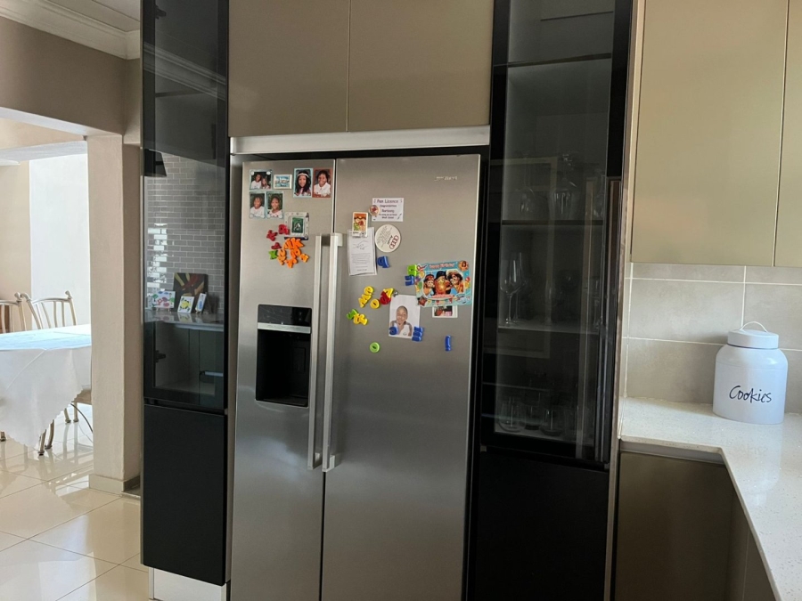 4 Bedroom Property for Sale in Theresa Park Gauteng