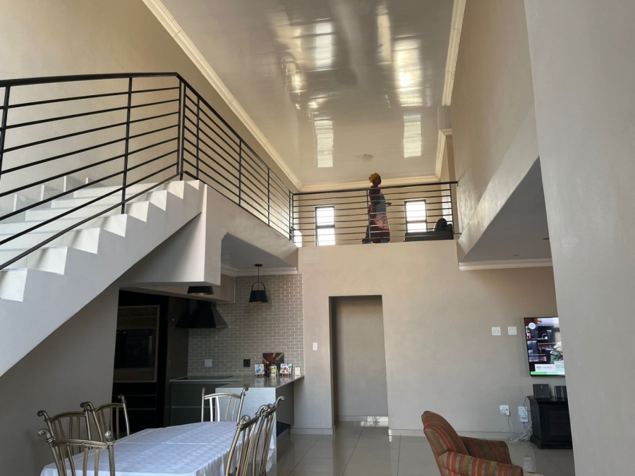 4 Bedroom Property for Sale in Theresa Park Gauteng