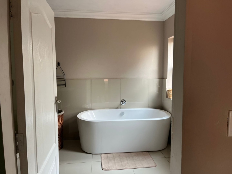 4 Bedroom Property for Sale in Theresa Park Gauteng
