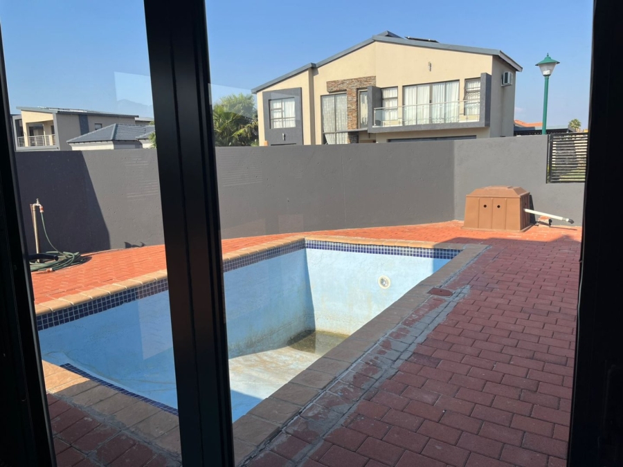 4 Bedroom Property for Sale in Theresa Park Gauteng