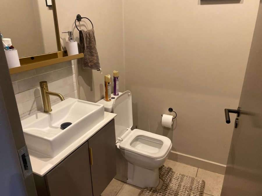 1 Bedroom Property for Sale in Sandton Central Gauteng