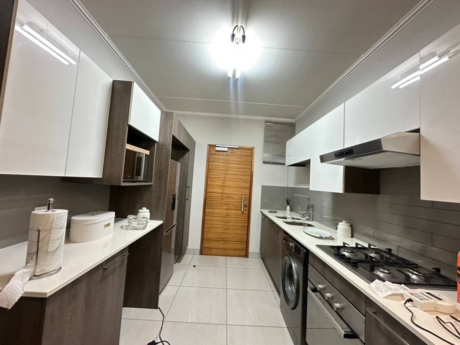 To Let 2 Bedroom Property for Rent in Glen Marais Gauteng