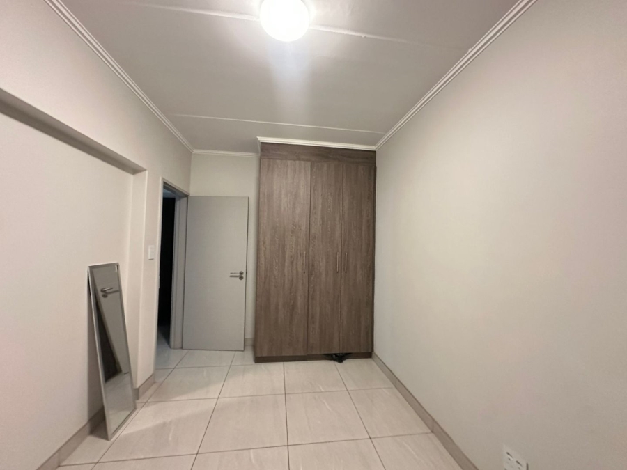 To Let 2 Bedroom Property for Rent in Glen Marais Gauteng