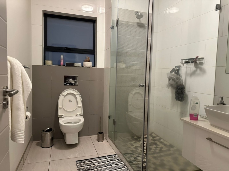 To Let 2 Bedroom Property for Rent in Glen Marais Gauteng