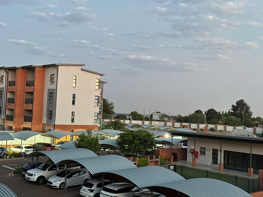 To Let 2 Bedroom Property for Rent in Glen Marais Gauteng