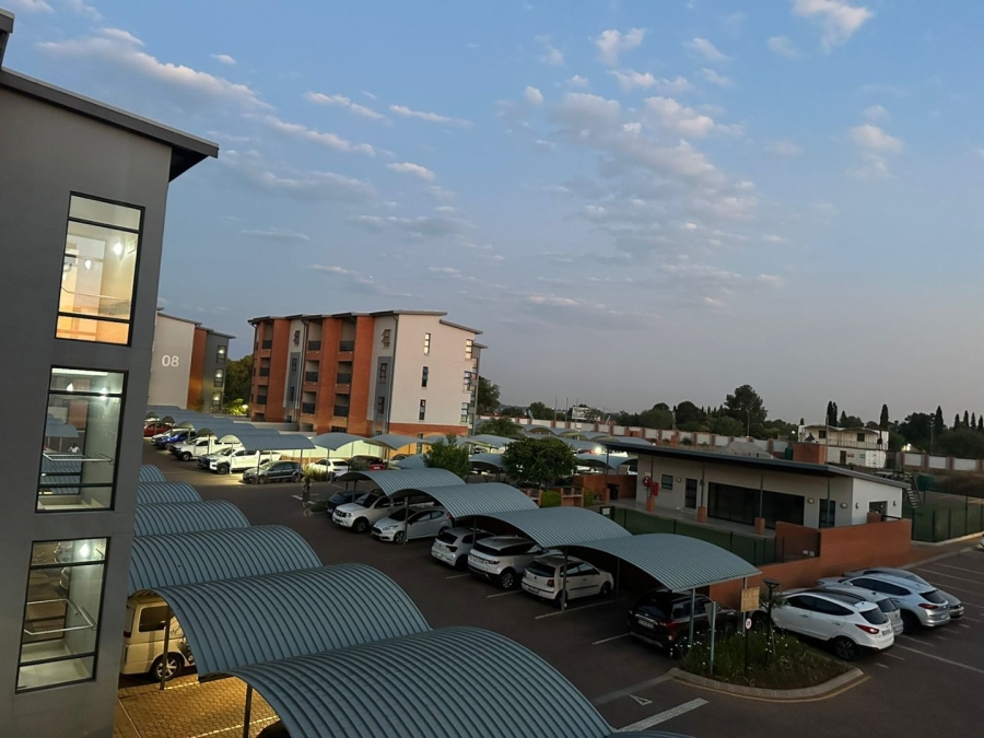 To Let 2 Bedroom Property for Rent in Glen Marais Gauteng