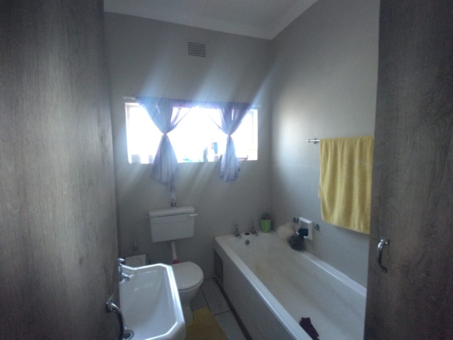 To Let 3 Bedroom Property for Rent in Mountain View Gauteng