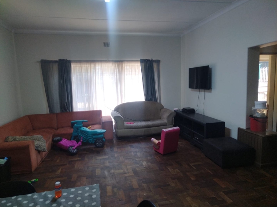 To Let 3 Bedroom Property for Rent in Mountain View Gauteng