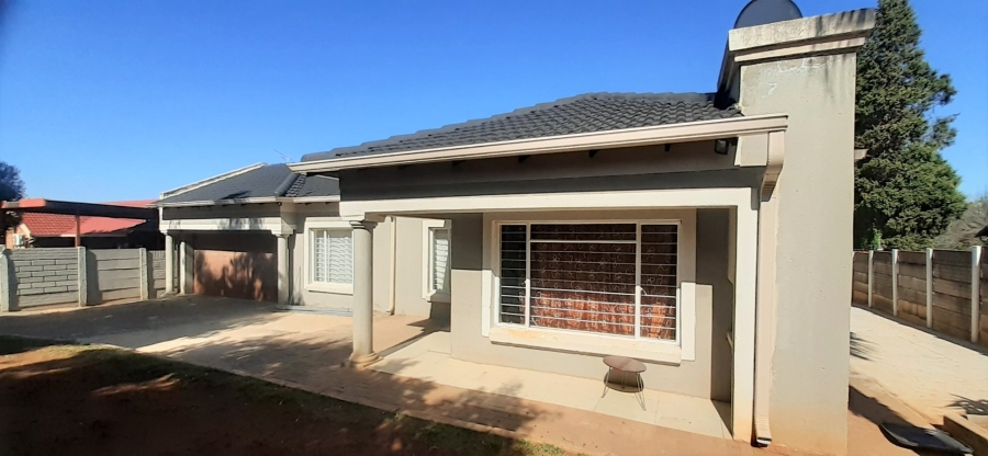 3 Bedroom Property for Sale in Heuweloord Gauteng