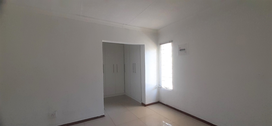 3 Bedroom Property for Sale in Heuweloord Gauteng