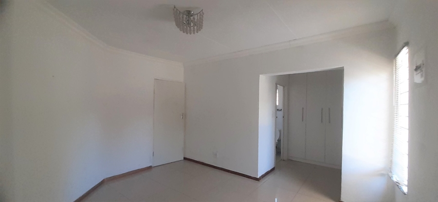 3 Bedroom Property for Sale in Heuweloord Gauteng