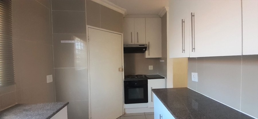 3 Bedroom Property for Sale in Heuweloord Gauteng