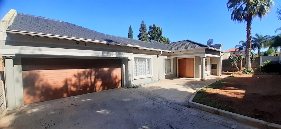3 Bedroom Property for Sale in Heuweloord Gauteng