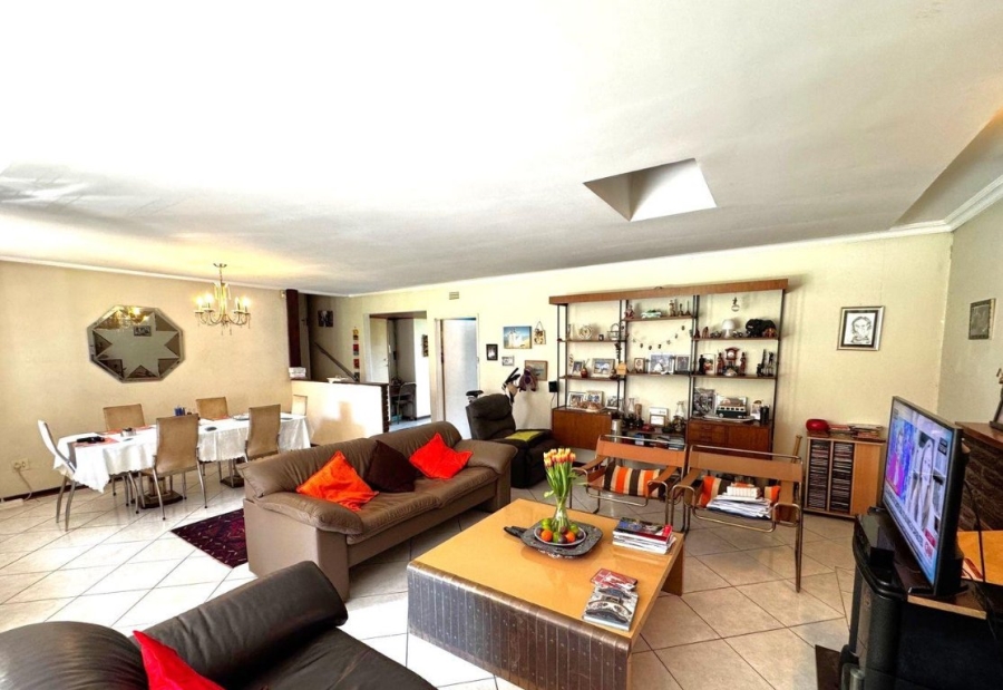 4 Bedroom Property for Sale in Kew Gauteng