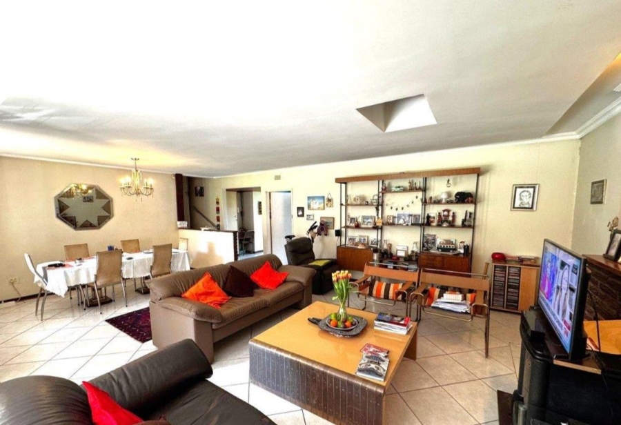 4 Bedroom Property for Sale in Kew Gauteng