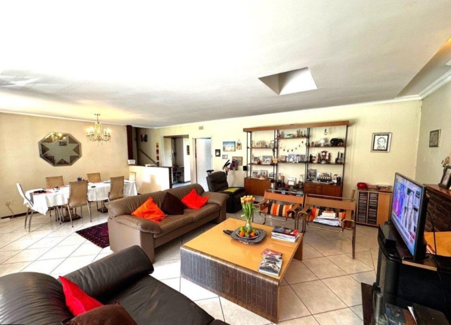 4 Bedroom Property for Sale in Kew Gauteng