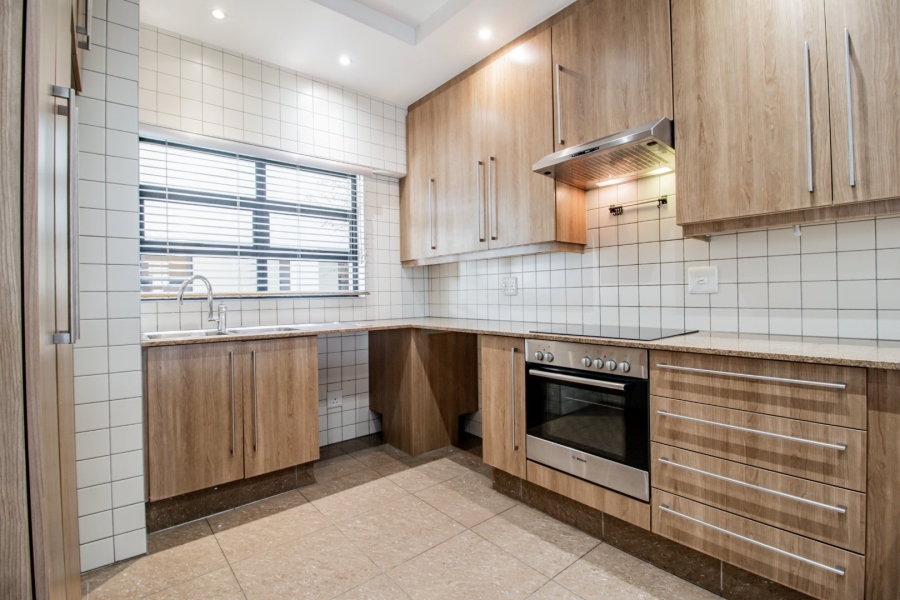 To Let 2 Bedroom Property for Rent in Bedford Gardens Gauteng