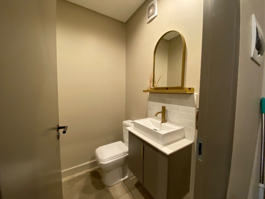 1 Bedroom Property for Sale in Sandton Central Gauteng