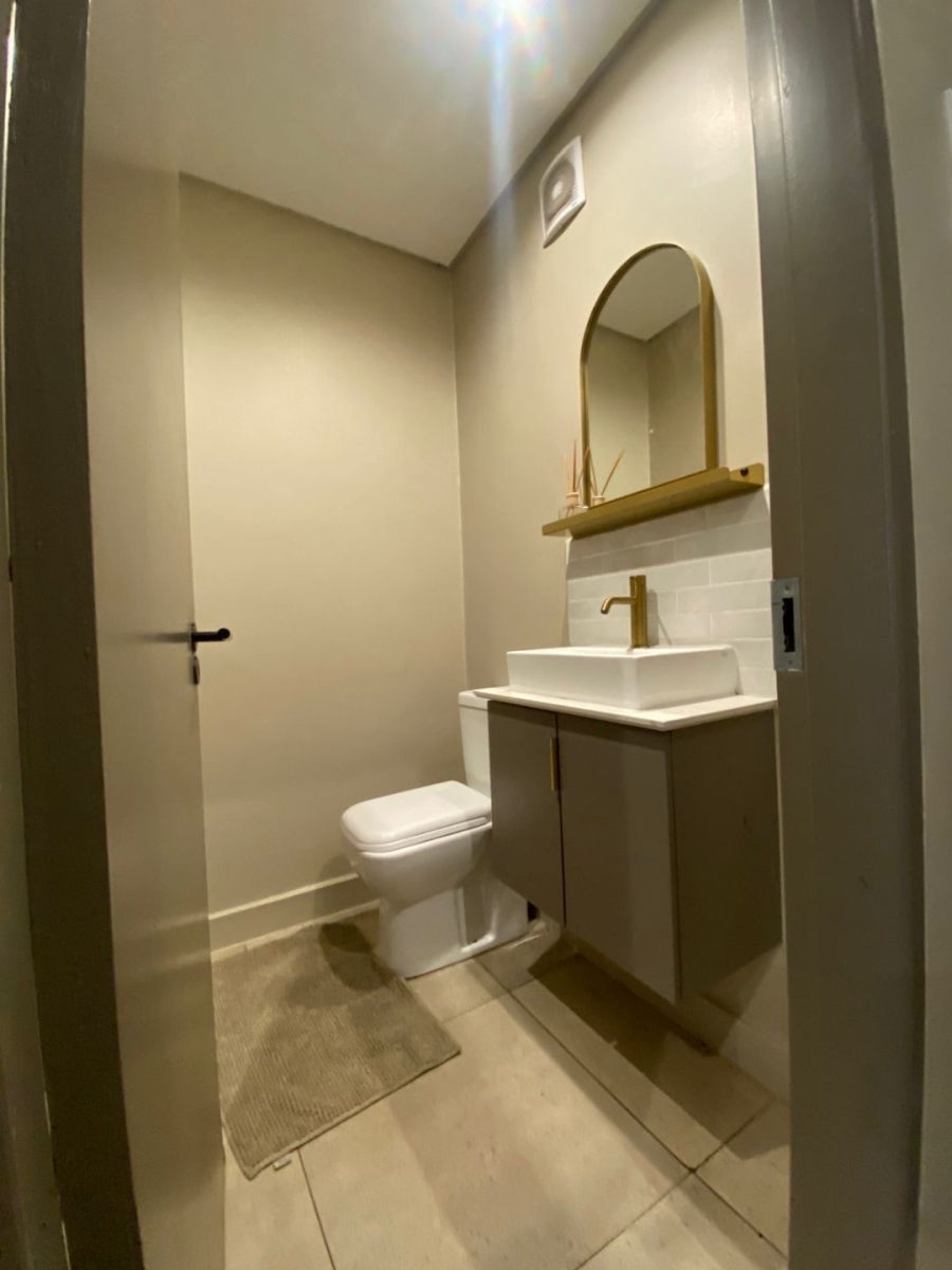 1 Bedroom Property for Sale in Sandton Central Gauteng