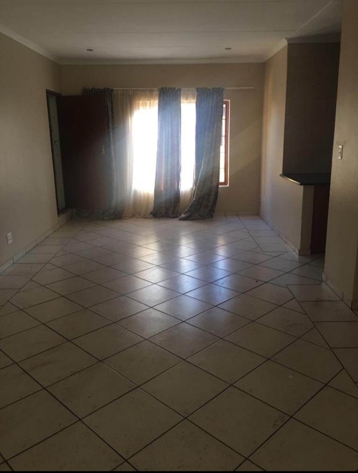 To Let 3 Bedroom Property for Rent in Thatchfield Manor Gauteng