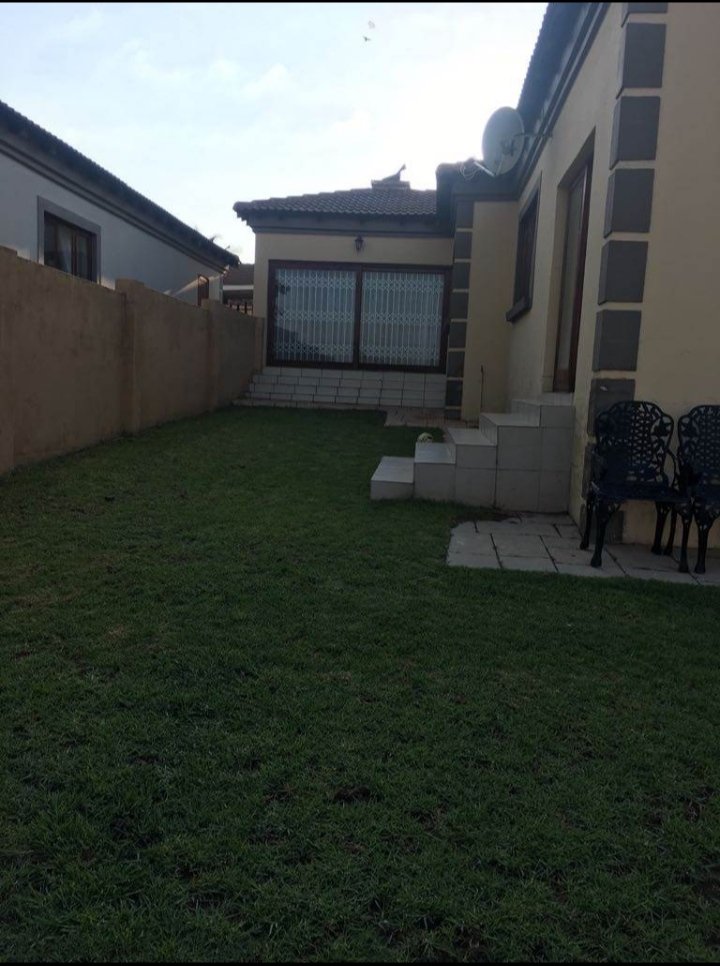 To Let 3 Bedroom Property for Rent in Thatchfield Manor Gauteng