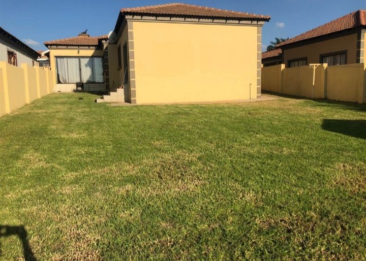 To Let 3 Bedroom Property for Rent in Thatchfield Manor Gauteng