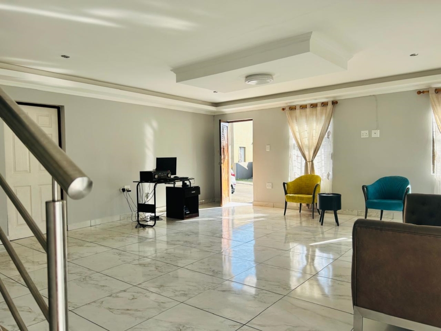 To Let 4 Bedroom Property for Rent in Noordwyk Gauteng