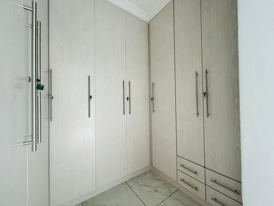 To Let 4 Bedroom Property for Rent in Noordwyk Gauteng