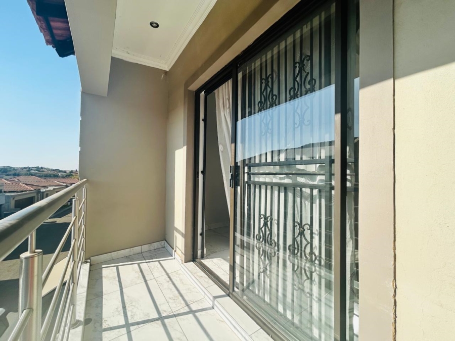 To Let 4 Bedroom Property for Rent in Noordwyk Gauteng