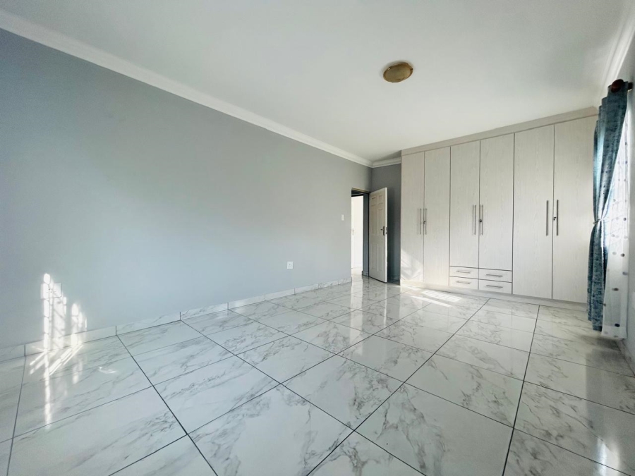 To Let 4 Bedroom Property for Rent in Noordwyk Gauteng
