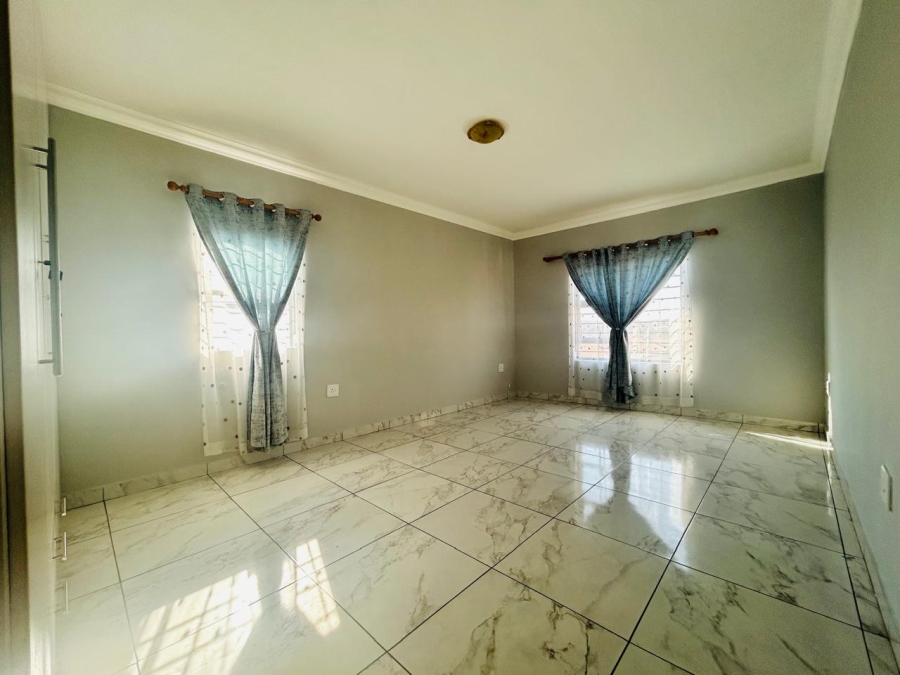 To Let 4 Bedroom Property for Rent in Noordwyk Gauteng