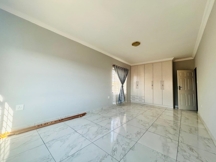 To Let 4 Bedroom Property for Rent in Noordwyk Gauteng