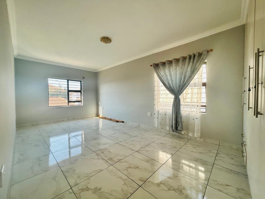 To Let 4 Bedroom Property for Rent in Noordwyk Gauteng
