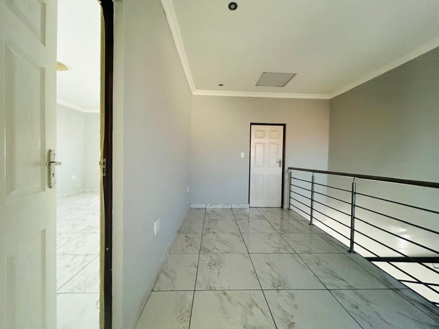 To Let 4 Bedroom Property for Rent in Noordwyk Gauteng
