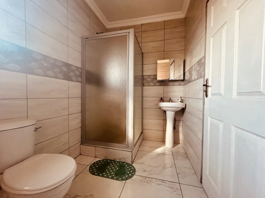 To Let 4 Bedroom Property for Rent in Noordwyk Gauteng