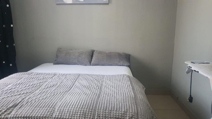 To Let 2 Bedroom Property for Rent in Corlett Gardens Gauteng