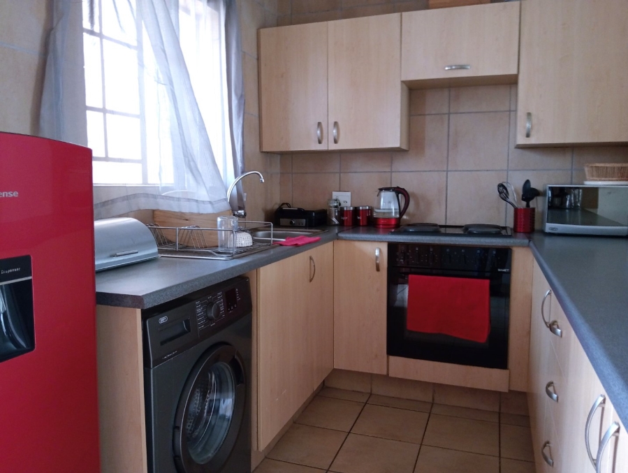 To Let 1 Bedroom Property for Rent in Newmark Estate Gauteng