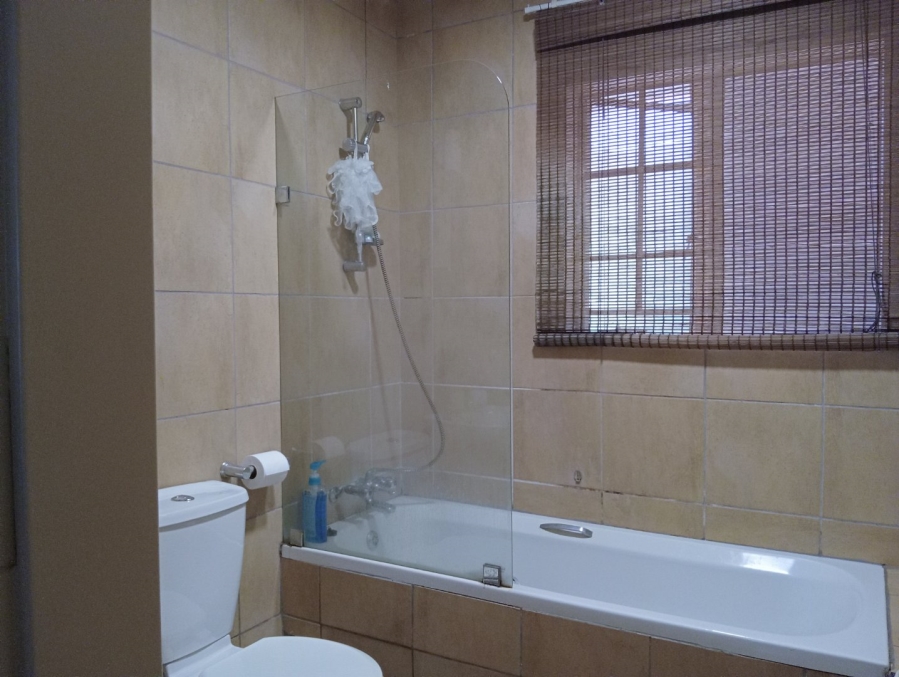 To Let 1 Bedroom Property for Rent in Newmark Estate Gauteng
