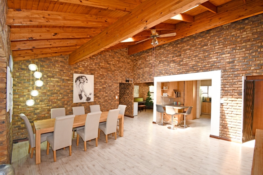 4 Bedroom Property for Sale in Eldoraigne Gauteng
