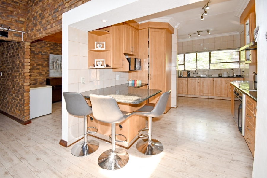 4 Bedroom Property for Sale in Eldoraigne Gauteng