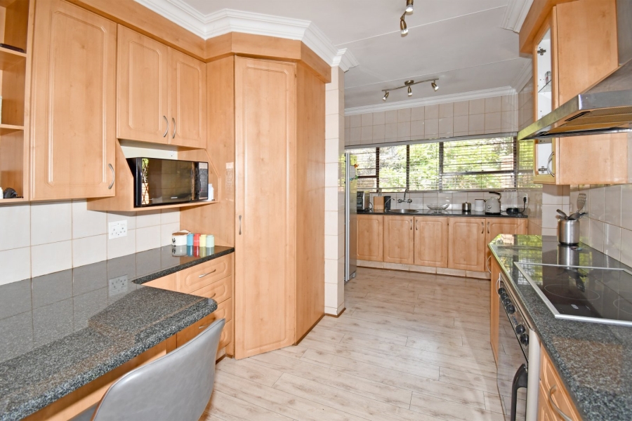 4 Bedroom Property for Sale in Eldoraigne Gauteng