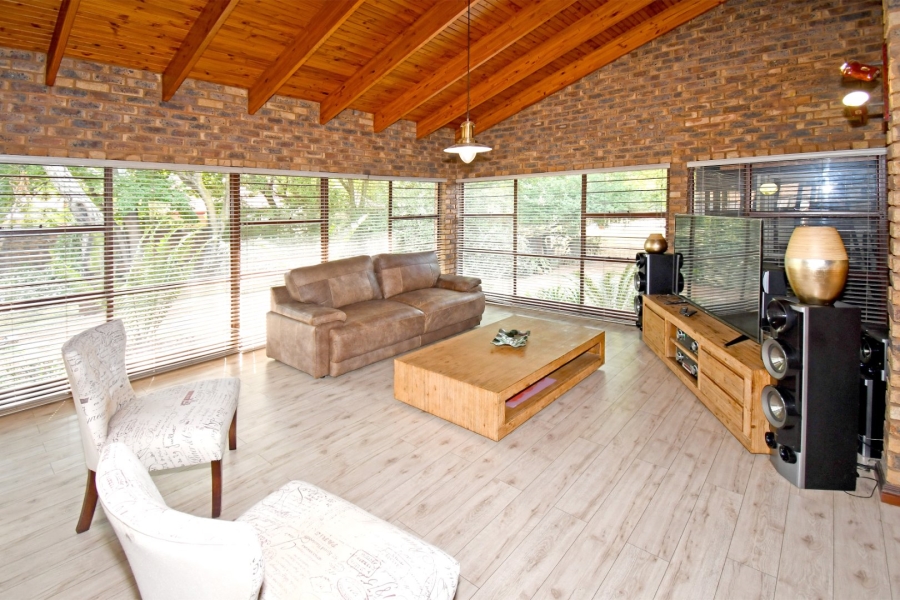 4 Bedroom Property for Sale in Eldoraigne Gauteng