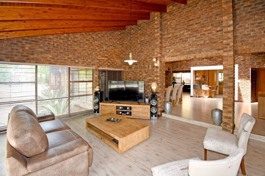 4 Bedroom Property for Sale in Eldoraigne Gauteng