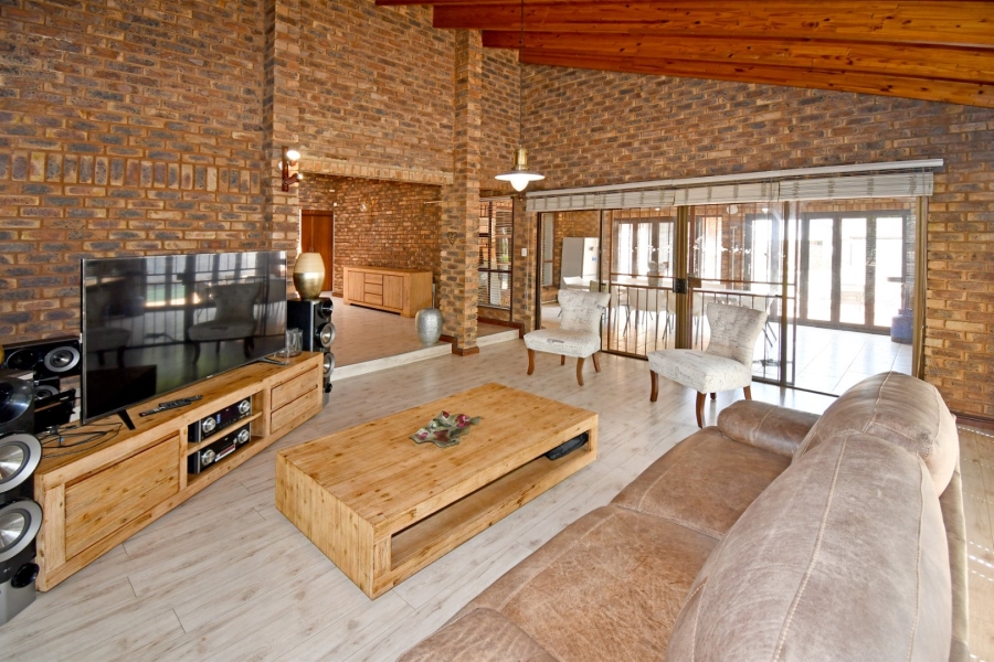 4 Bedroom Property for Sale in Eldoraigne Gauteng