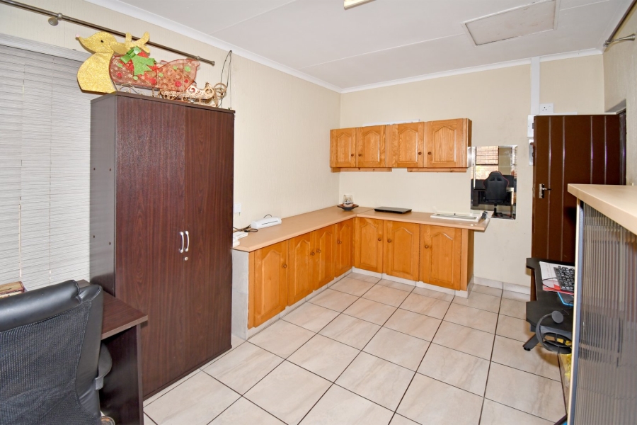4 Bedroom Property for Sale in Eldoraigne Gauteng